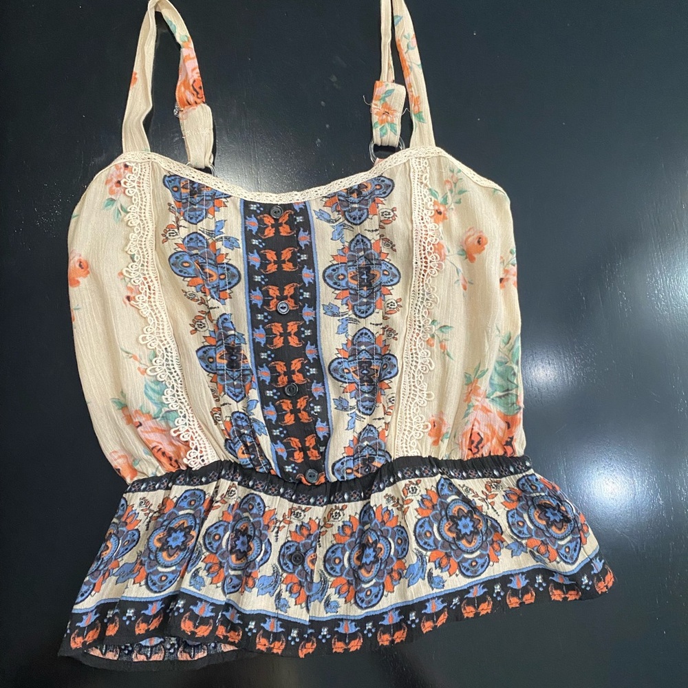 Chelsea & Violet adjustable top size small NWOT